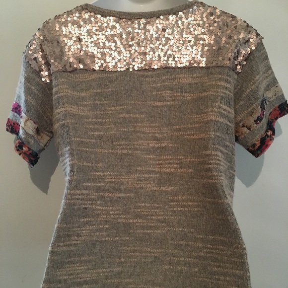Gimmicks by BKE short sleeve top with sequins - Picture 5 of 6